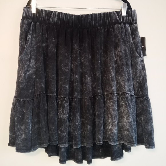Torrid Plus Size Mini Super Soft Tiered Mineral Black Circle Skirt NWT - Picture 1 of 6